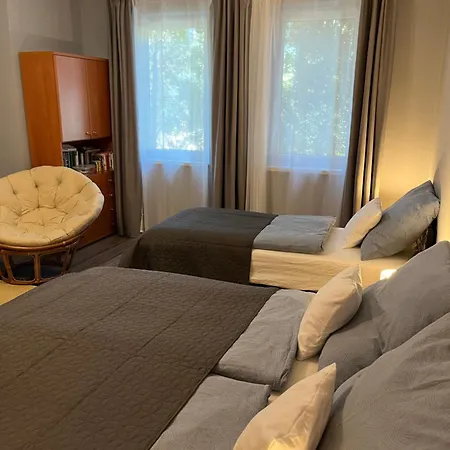 Mandula Vendeghaz * エゲル