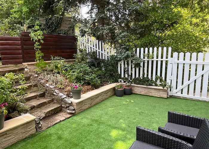 Mandula Vendeghaz * Eger